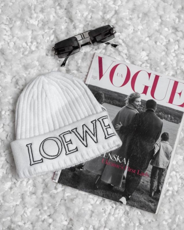 Шапка Loewe white ВТ8001