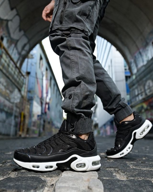 Кроссовки FN black white ПП7976