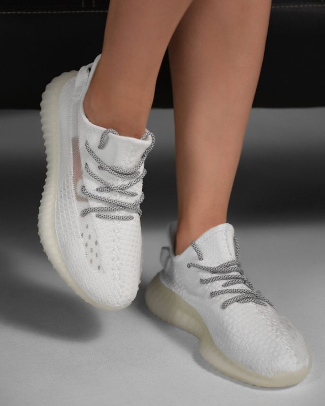 Женские кроссовки boost белые ВТ1004