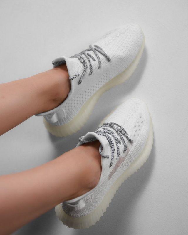 Женские кроссовки boost белые ВТ1004