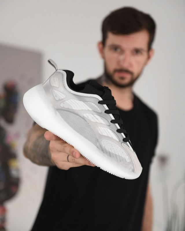 Кросівки Yeezy boost light grey ОР1204
