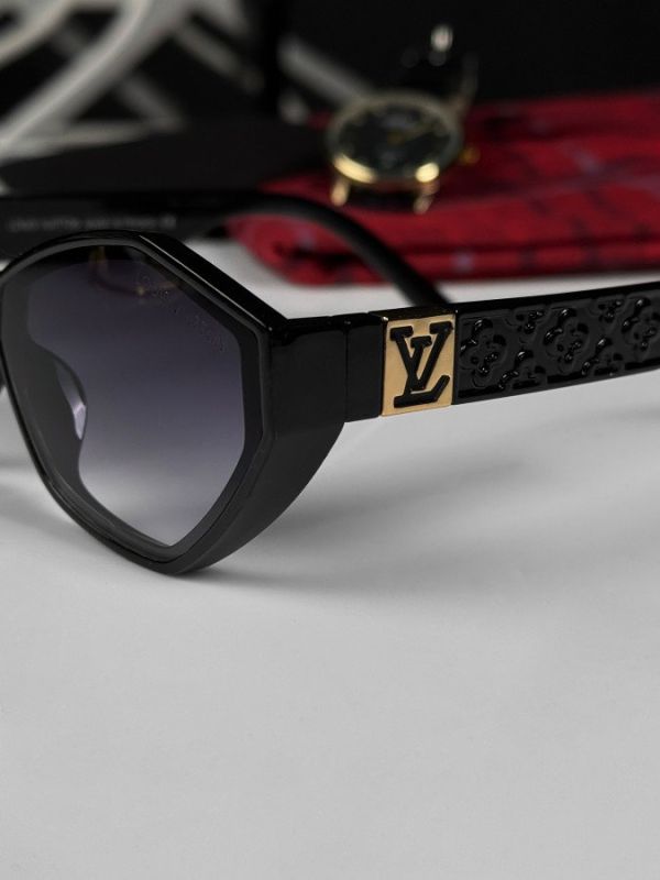 солнцезащитные очки  LV black 4 НП5241