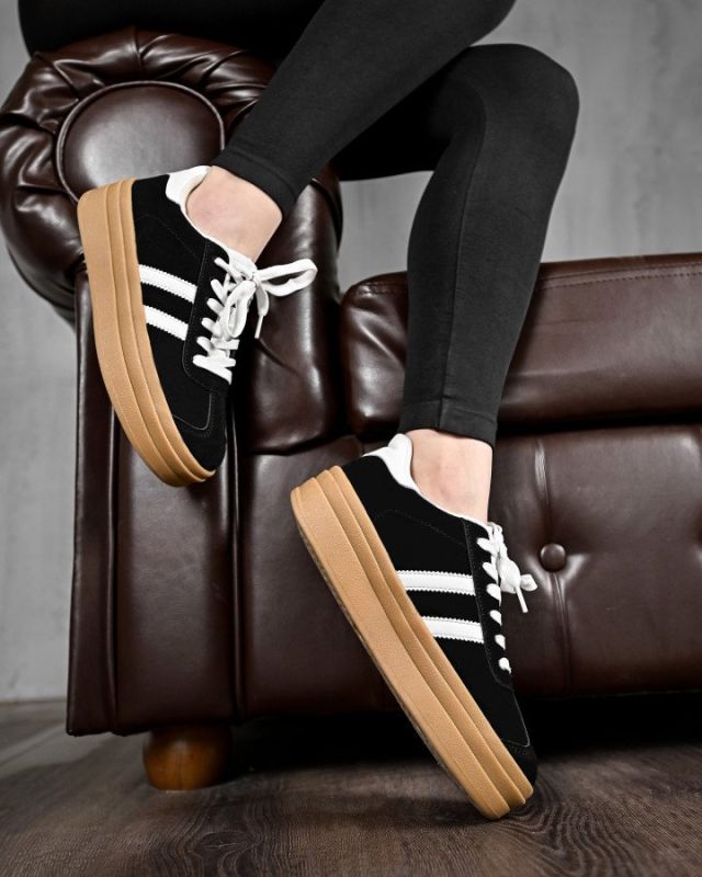Жіночі кросівки crosti black /white НП4535