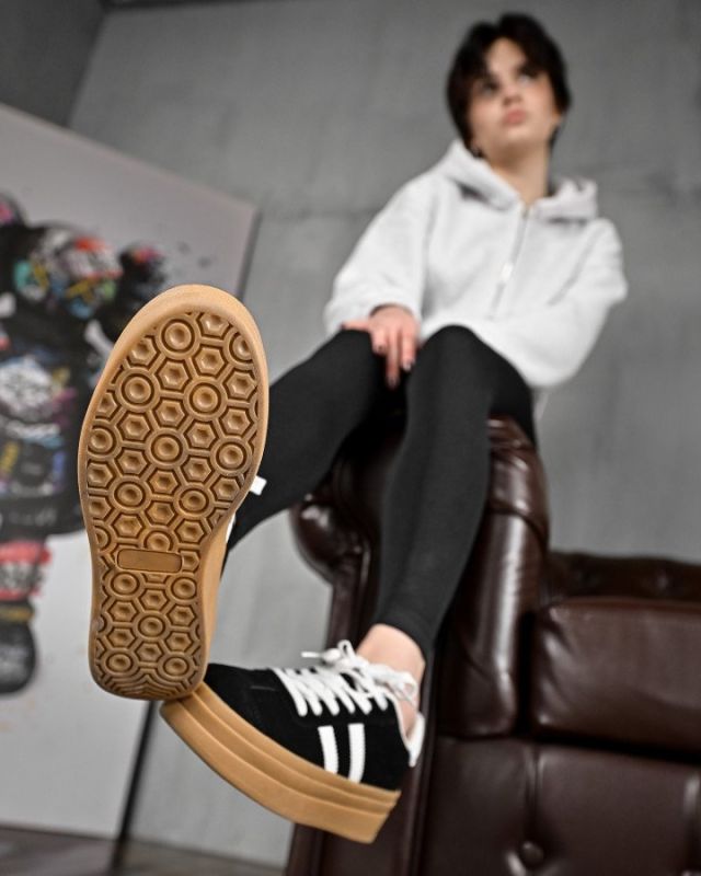 Жіночі кросівки crosti black /white НП4535