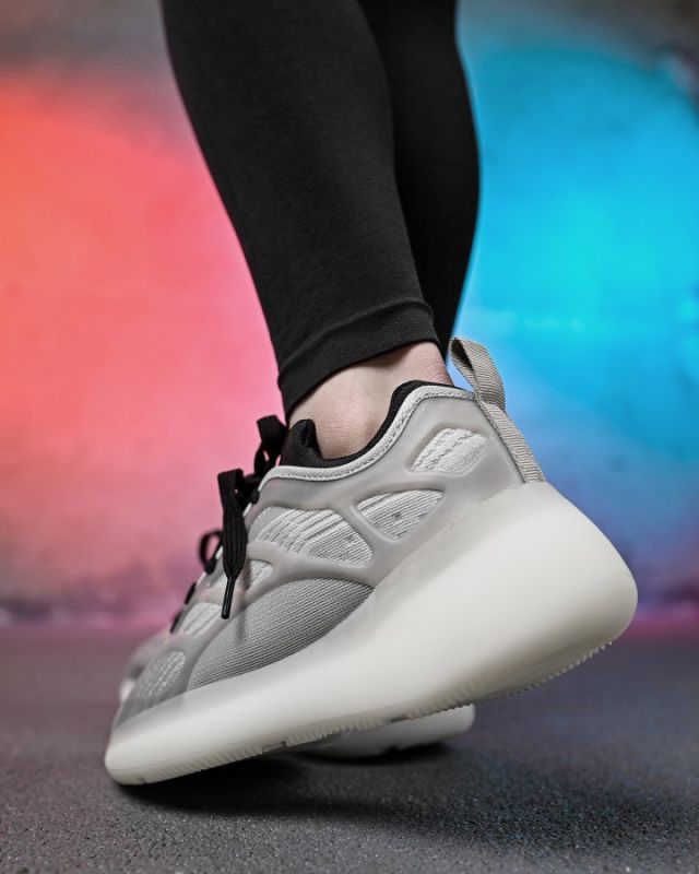 Женские кроссовки white black ОР6374