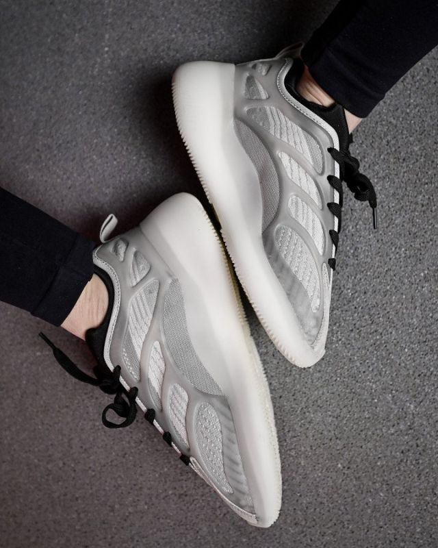 Женские кроссовки white black ОР6374