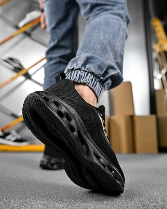 Мужские кроссовки TRAXION BLACK ДЛ6544