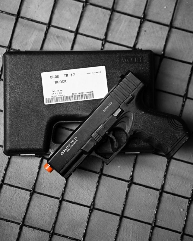 Стартовий пістолет Blow TR 17 Black ДЛ7110