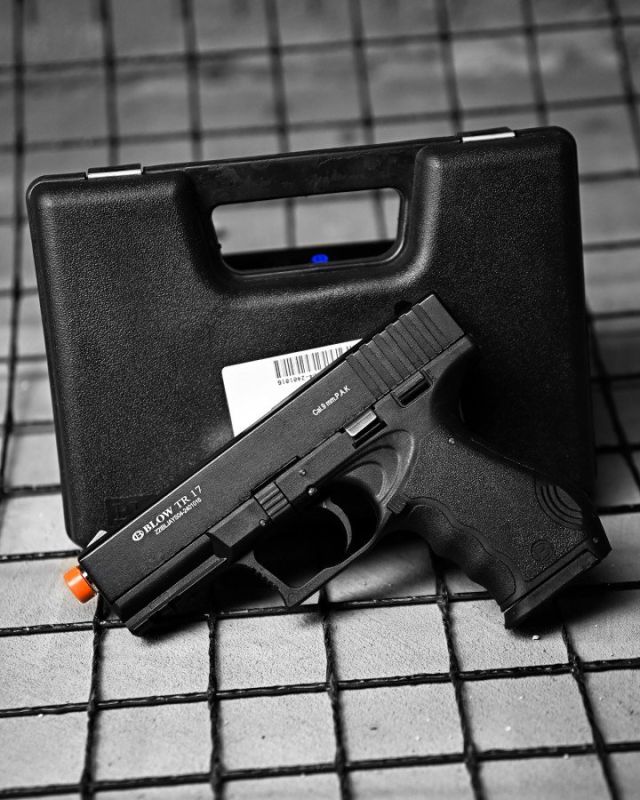 Стартовий пістолет Blow TR 17 Black ДЛ7110