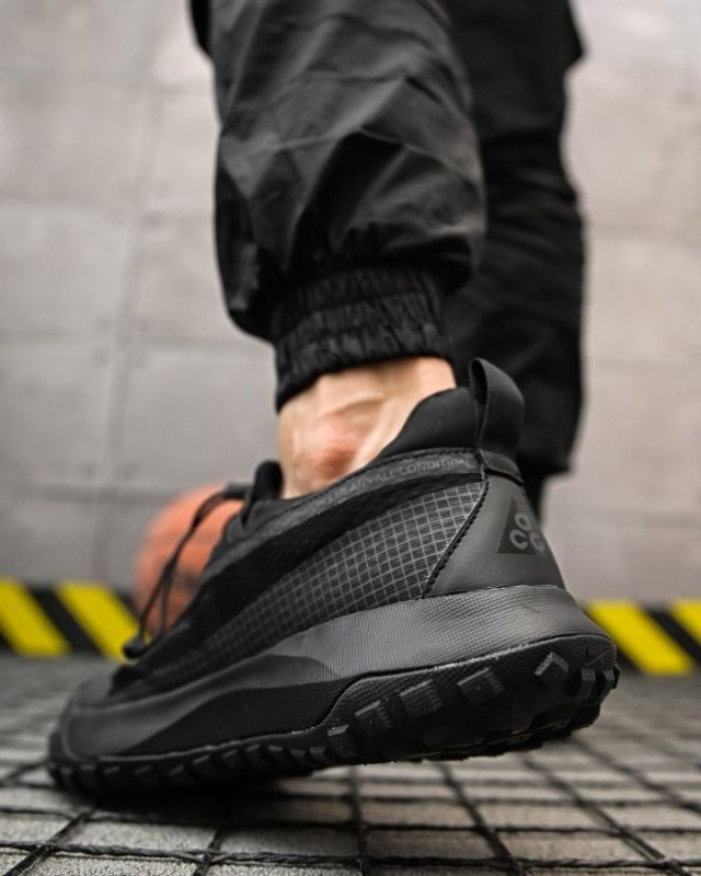 Мужские кроссовки SPIRIT total black  НП5155