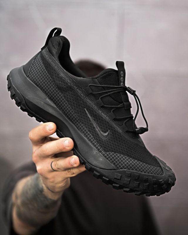 Мужские кроссовки SPIRIT total black  НП5155