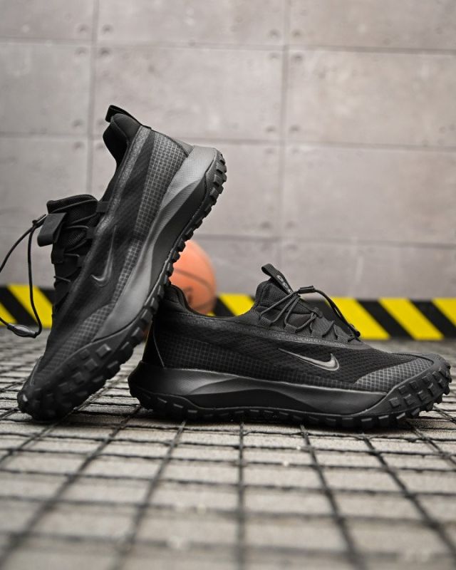 Мужские кроссовки SPIRIT total black  НП5155