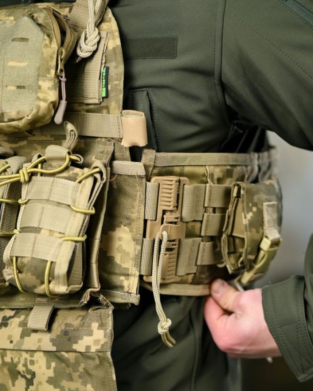 Плитоноска 4 быстрых сброса с напашником 7.62 пиксель ТР6430