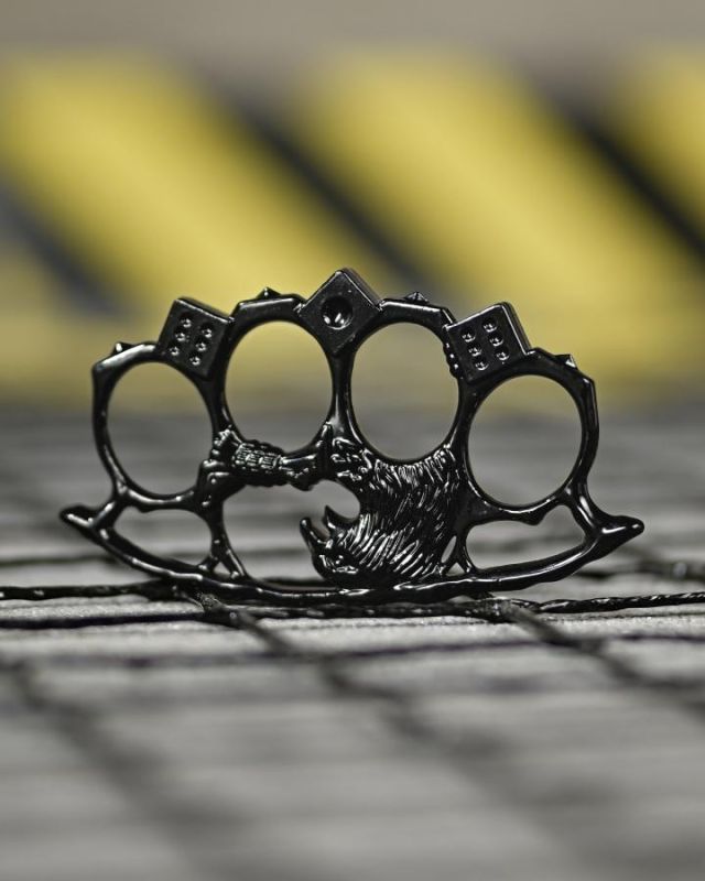 Кастет Eagle black ТР6838