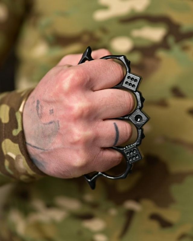 Кастет Eagle black ТР6838