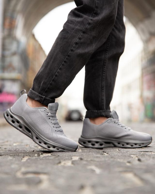 Чоловічі кросівки TRAXION grey ВТ4741