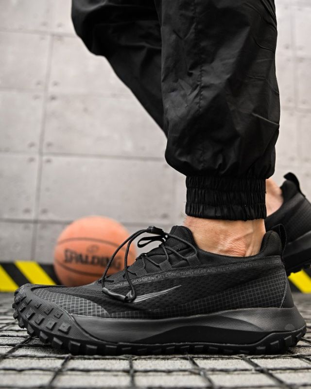 Мужские кроссовки SPIRIT total black  НП5155